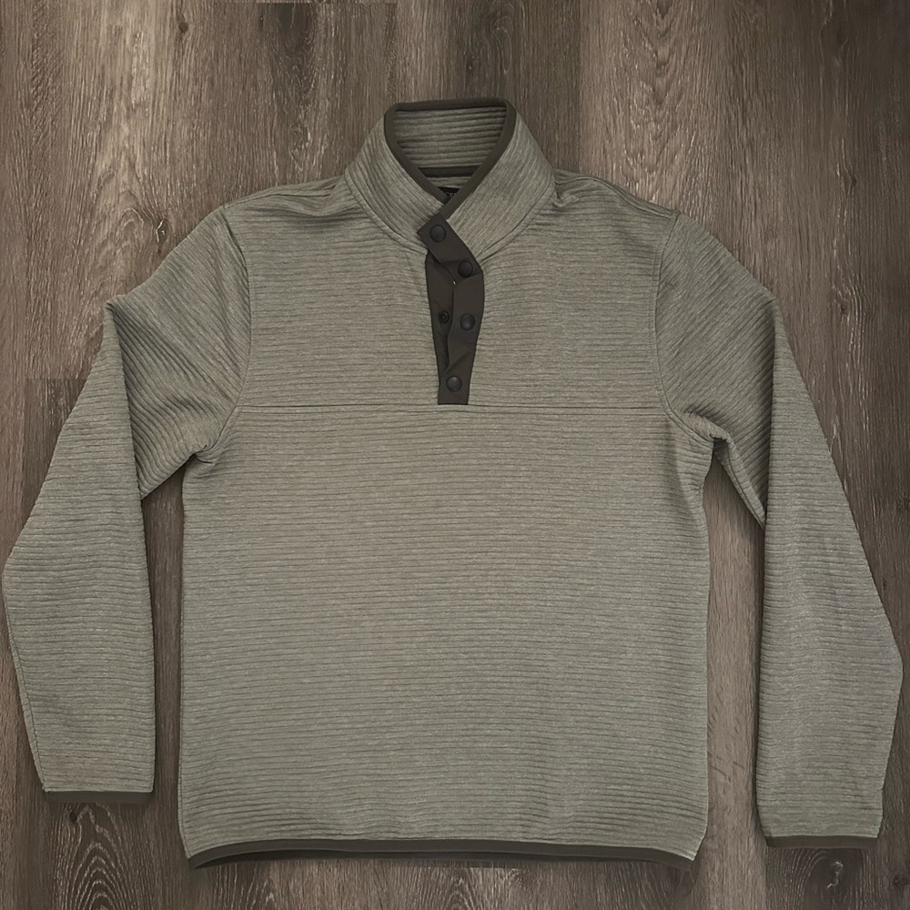 Grey Men’s J. Crew Quilted Knit Pullover; Size Small